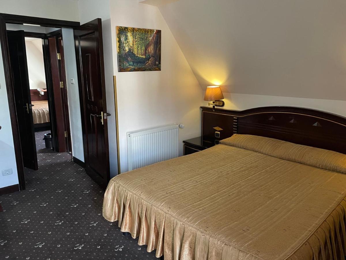 Hotel Arca Lui Noe Синая Екстериор снимка