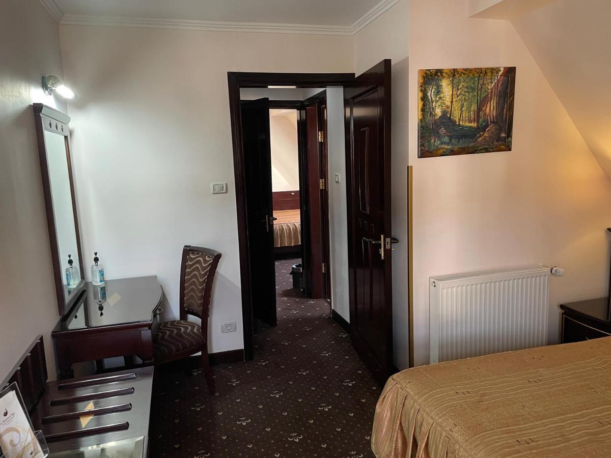 Hotel Arca Lui Noe Синая Екстериор снимка