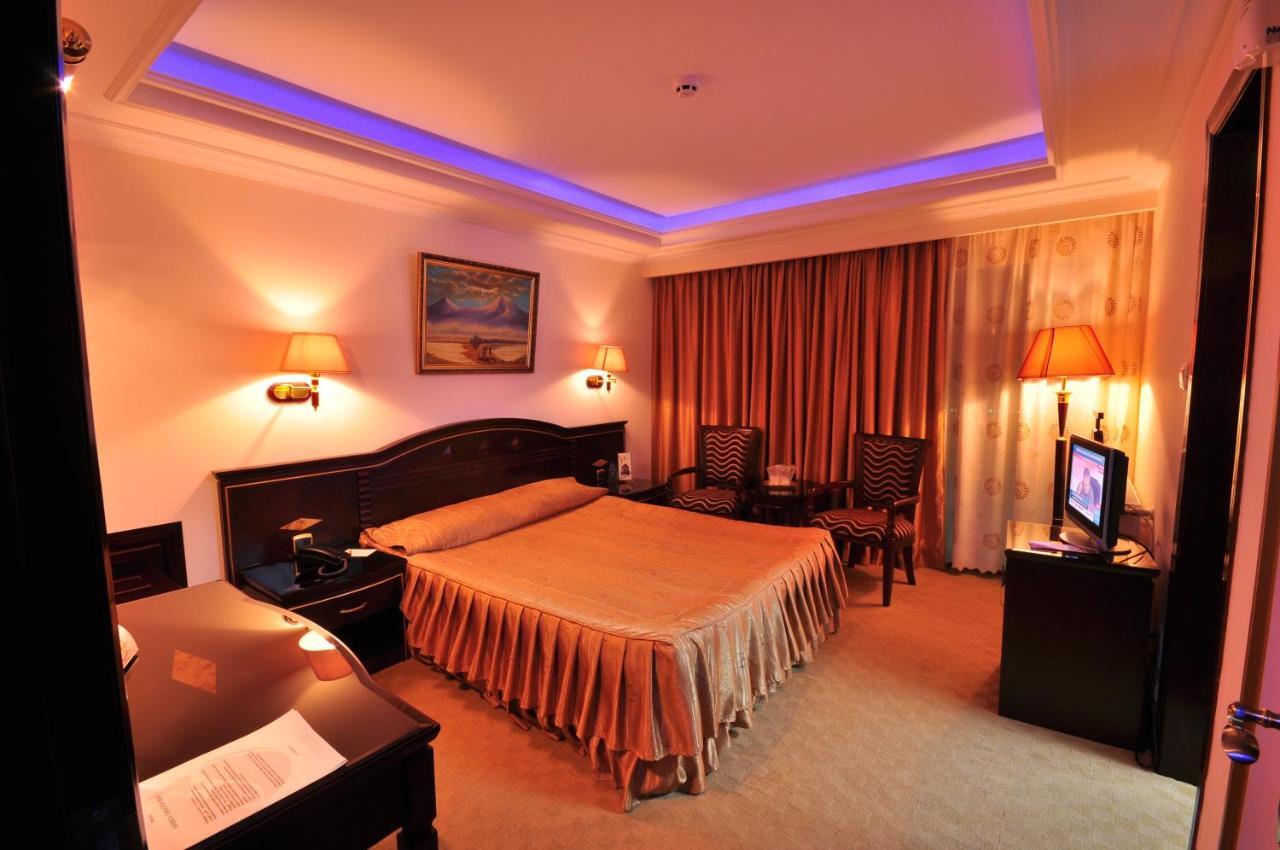 Hotel Arca Lui Noe Синая Стая снимка